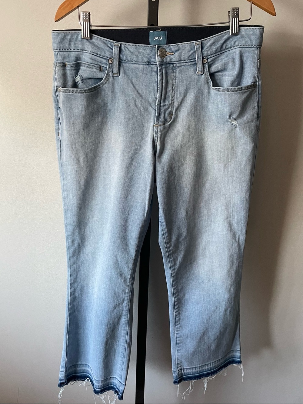JAG Eloise Cropped Boot Jeans Light Wash Released Raw Hem Distressed 10/26